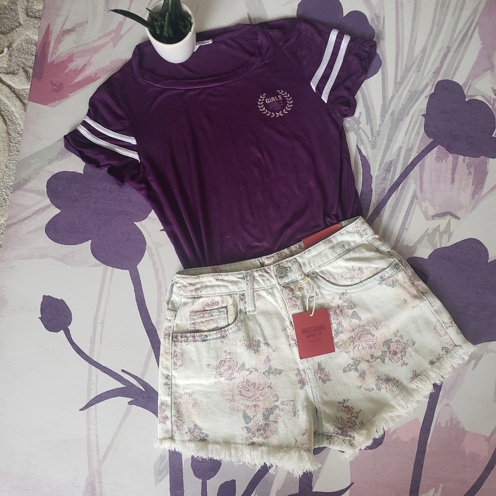 Summer outfit - Shorts and cute tee